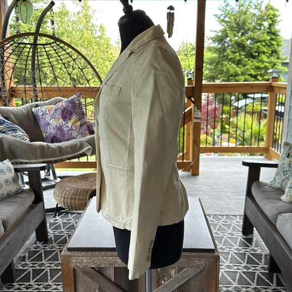 Banana Republic | Cream Blazer - Picture 3 of 8